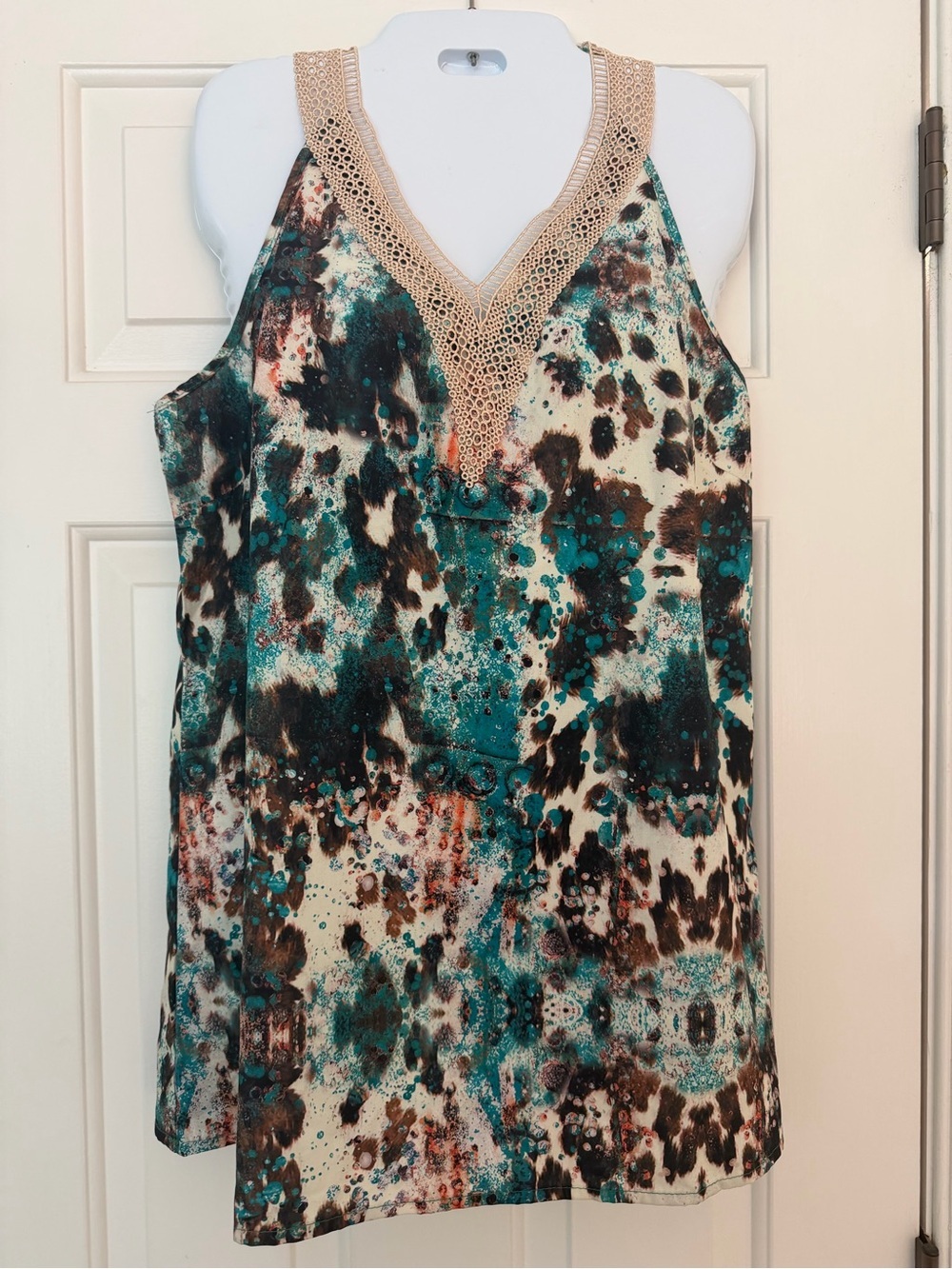 XL Sleeveless Tunic Top Teal Animal Print Crochet Trim NWOT